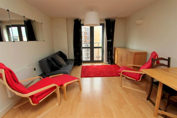 2 Bedroom Flat To Rent In Velocity East, City Walk, LS11