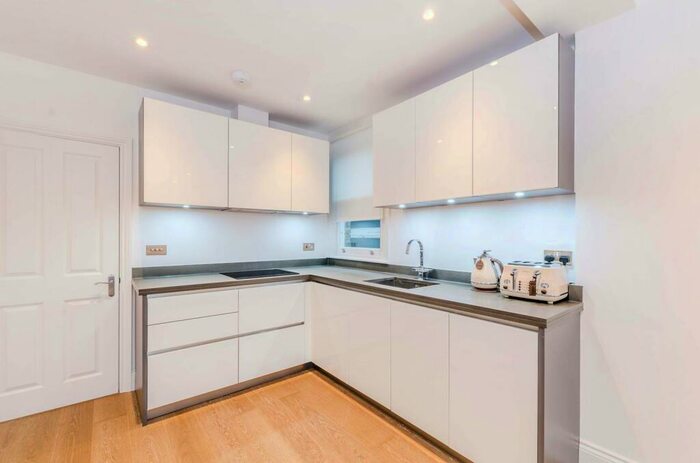 2 Bedroom Flat To Rent In Fordwych Road, West Hampstead, London, NW2
