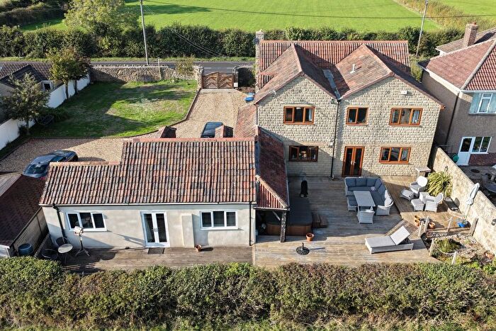 6 Bedroom Detached House For Sale In Sandridge Common, Melksham, SN12