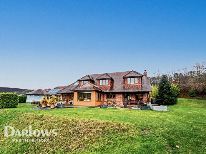 4 Bedroom Detached House For Sale In Cwrt Nant Llwynog, Treharris, CF46