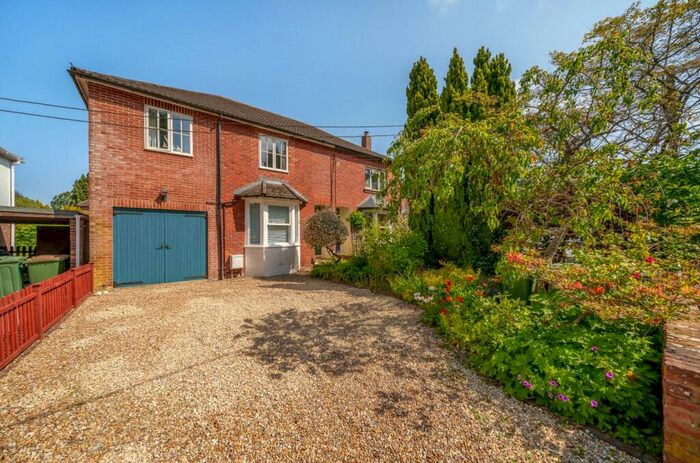 3 Bedroom Semi-Detached House To Rent In Common Road, Chandler's Ford, Eastleigh, Hampshire, SO53
