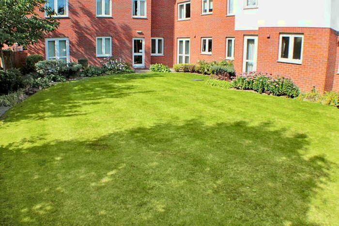 2 Bedroom Retirement Property For Sale In Myddleton Court, Hornchurch, RM11