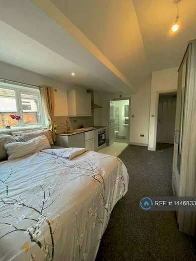 Studio To Rent In York Road, Edgbaston, Birmingham, B16