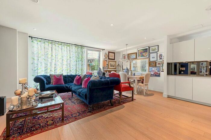 2 Bedroom Flat For Sale In Lingham Street, Brixton, London, SW9
