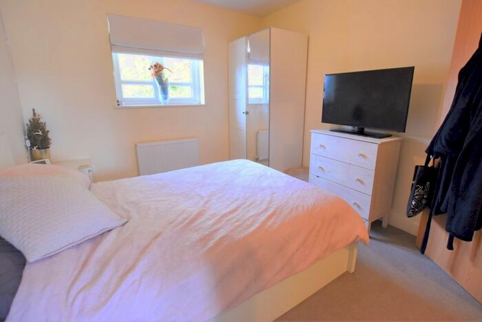 2 Bedroom Flat For Sale In Frome Road, Radstock, BA3