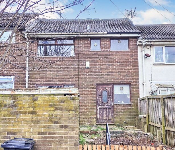 3 Bedroom Terraced House For Sale In Snowden Close, Leeds, LS13