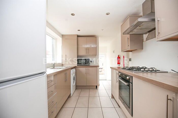 5 Bedroom Maisonette To Rent In Warwick Street, Heaton, Newcastle Upon Tyne, NE6