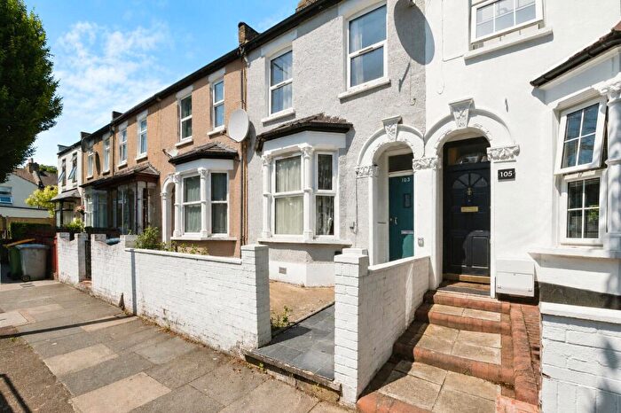 3 Bedroom Terraced House For Sale In Sutton Court Road, Plaistow, London, E13