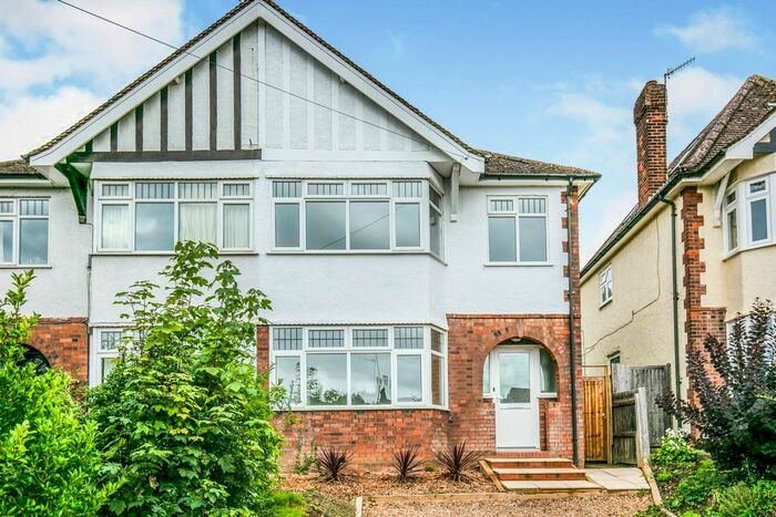 3 Bedroom Semi-Detached House To Rent In North Road, Hertford SG14