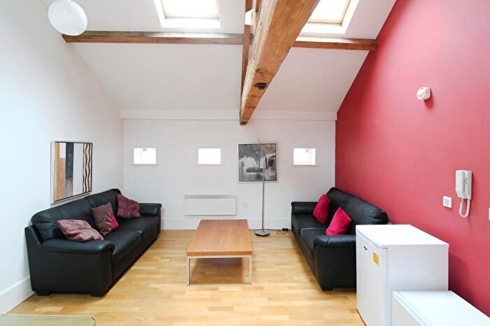 1 Bedroom Flat To Rent In Thornton Chambers, The Headrow, Leeds, West Yorkshire, LS1
