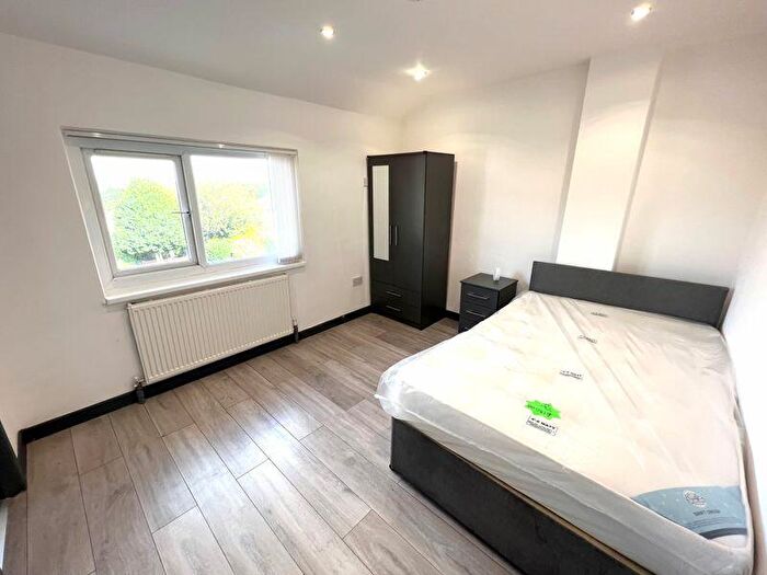 4 Bedroom House Of Multiple Occupation To Rent In Tenby Drive, Salford, M6
