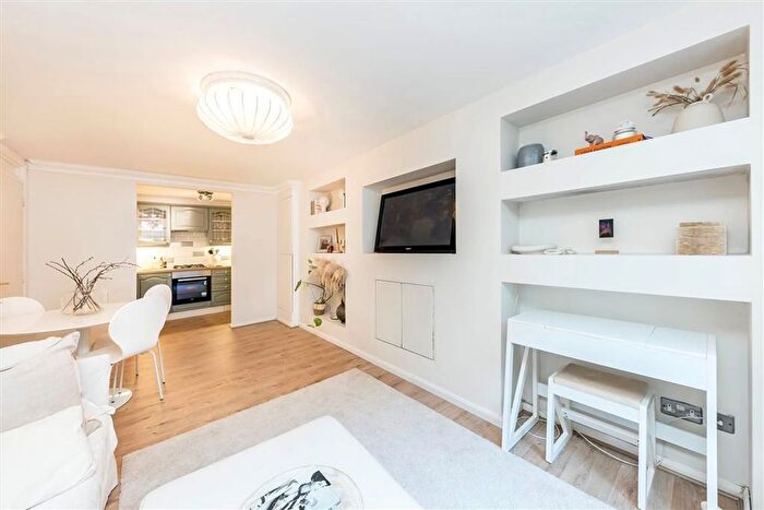 1 Bedroom Flat To Rent In Burnt Ash Hill, Lee, SE12