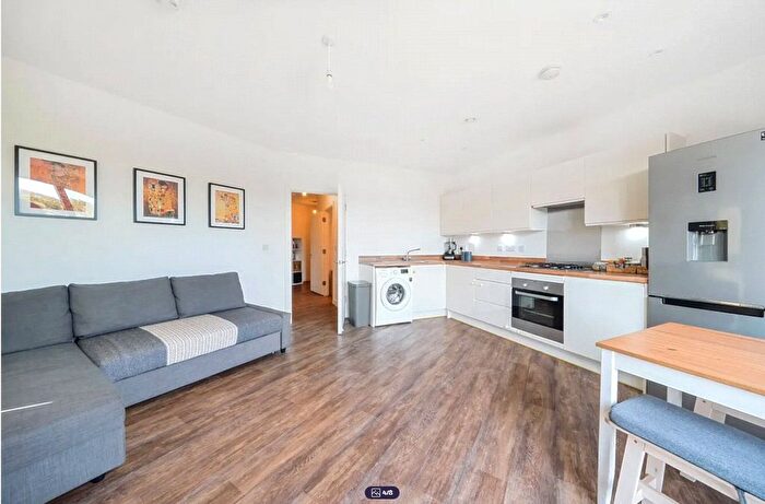 1 Bedroom Flat For Sale In Guildford, Surrey, GU1