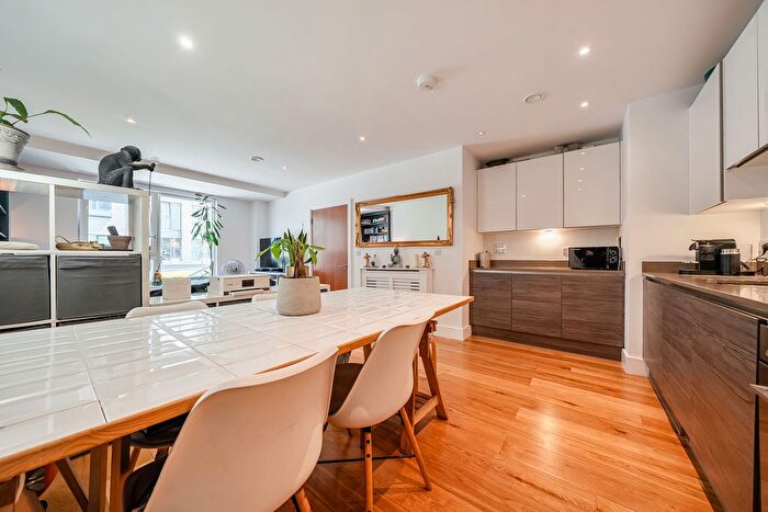1 Bedroom Flat For Sale In Gullivers Walk, Rotherhithe, London, SE8