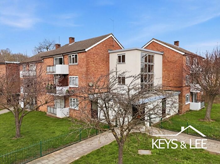 2 Bedroom Flat For Sale In Hillrise Road, Romford, RM5