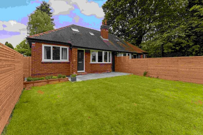 3 Bedroom Semi-Detached House To Rent In Lidgett Lane, Leeds, LS8