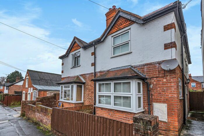 2 Bedroom Semi-Detached House To Rent In Earley, Reading, RG6