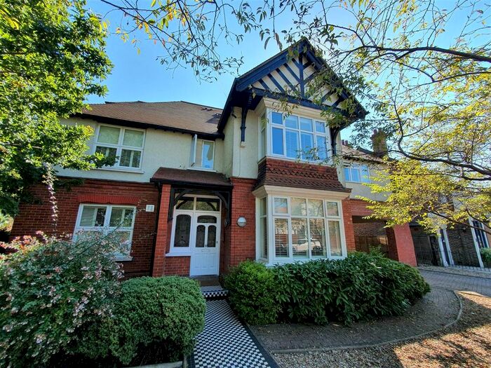 1 Bedroom Flat To Rent In Tower Road, Tadworth, KT20