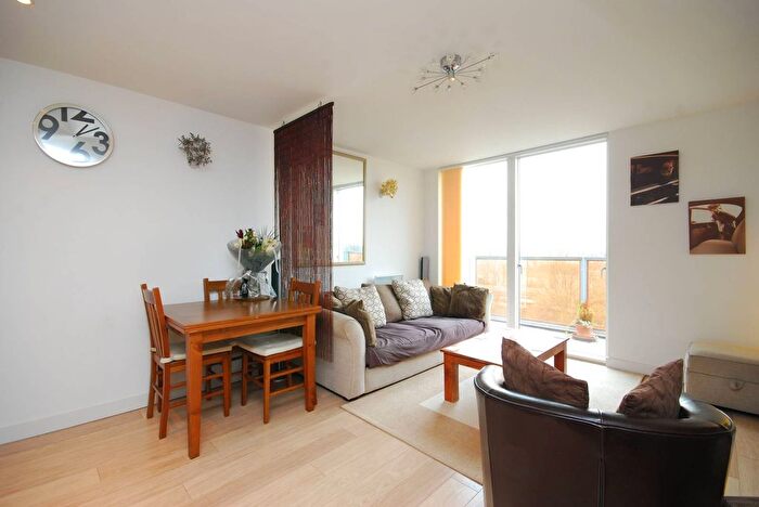 2 Bedroom Flat For Sale In New River Village, Hornsey, London, N8