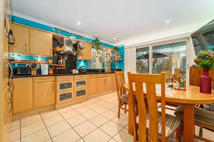 3 Bedroom Town House For Sale In Wraysbury Gardens, Staines-Upon-Thames, TW18