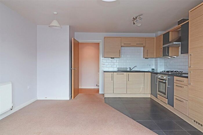 1 Bedroom Flat For Sale In Oxford Road, Redhill, RH1