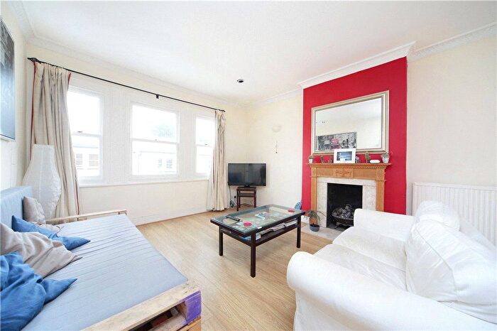 2 Bedroom Flat To Rent In Alderbrook Road, Clapham South, SW12