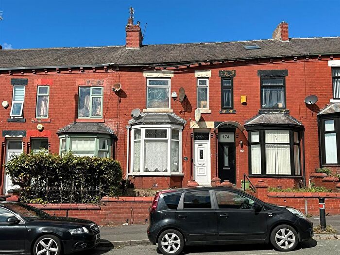 3 Bedroom Terraced House For Sale In Copster Hill Road, Oldham, OL8
