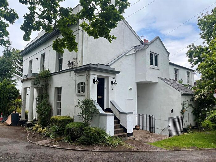 2 Bedroom Flat To Rent In Old Church Road, Harborne, Birmingham, West Midlands, B17