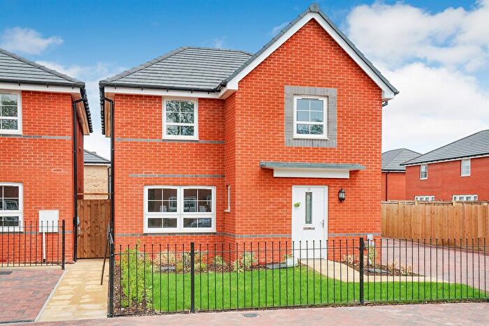 4 Bedroom Detached House To Rent In Bedroom Detached House In Campbell Drive, Lighthorne, CV33