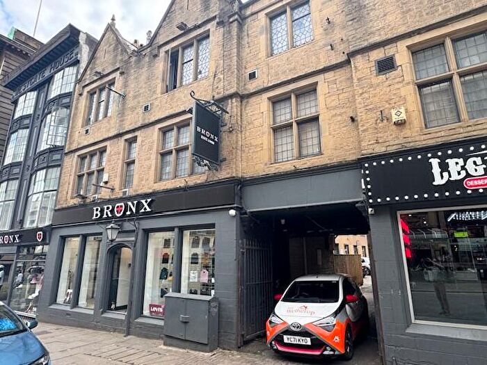 2 Bedroom Flat To Rent In Westgate, Huddersfield, West Yorkshire, HD1