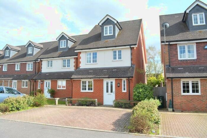 4 Bedroom House To Rent In St Pauls Mews, Three Bridges, RH10