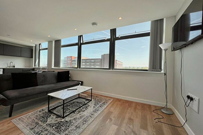 1 Bedroom Apartment To Rent In Seymour Grove, Old Trafford, Manchester, M16