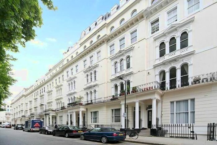 Studio To Rent In Kensington Gardens Square, Bayswater, W2