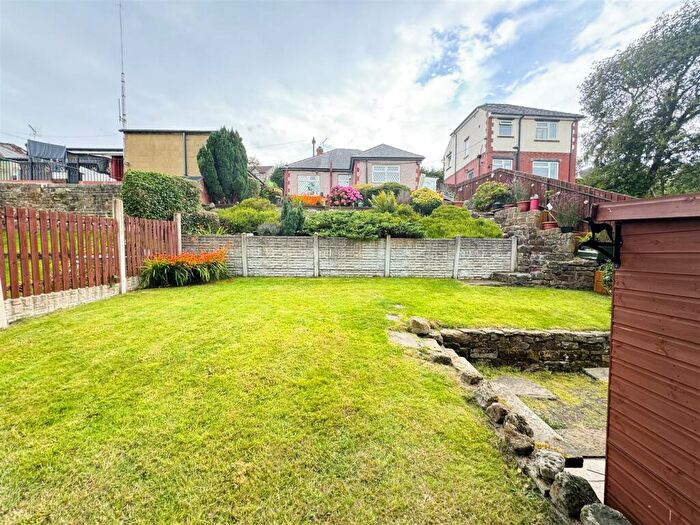 2 Bedroom Detached Bungalow For Sale In Newton Avenue, Stocksbridge, S36