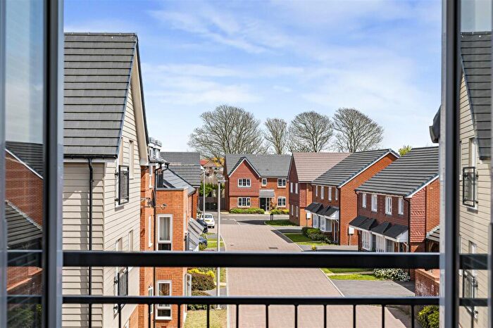 2 Bedroom Flat For Sale In Seaford, Newlands Place, BN25