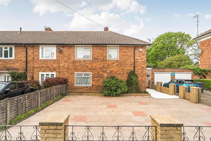 4 Bedroom Semi-Detached House For Sale In Ash Row, Bromley, BR2