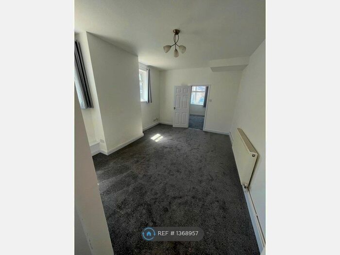 1 Bedroom Flat To Rent In Derby Road, Hinckley, LE10