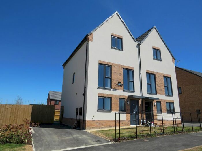 3 Bedroom Property To Rent In Pioneer Way, Kingswood, Hull, HU7