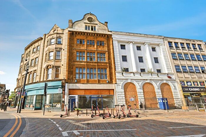 2 Bedroom Flat For Sale In The Parade, Northampton, NN1