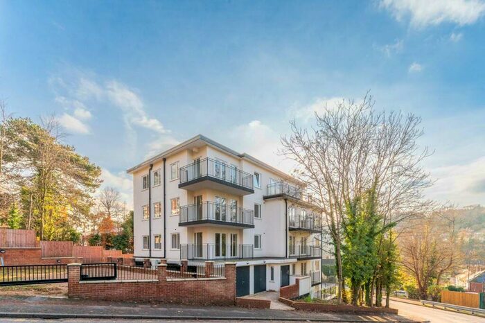 5 Bedroom Flat To Rent In St James Road, Croydon, Purley, CR8