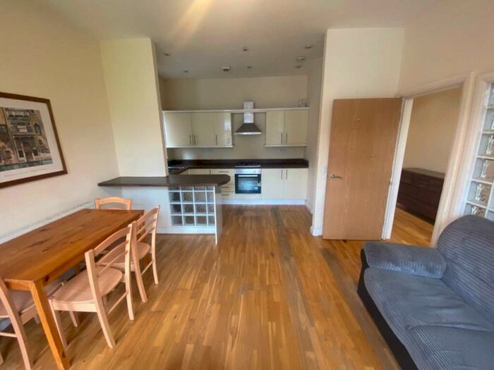 3 Bedroom Flat To Rent In Burton Road, Manchester, M20