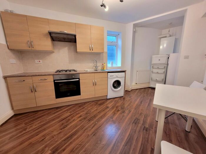 1 Bedroom Flat To Rent In Golders Green Road, London, NW11