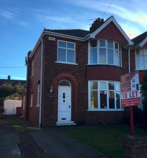 3 Bedroom Semi-Detached House To Rent In Bushfield Road, Scunthorpe, DN16