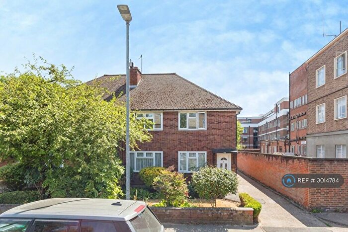 2 Bedroom Maisonette To Rent In Woodlands Avenue, Ruislip, HA4