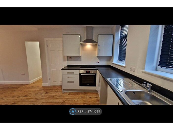 Studio To Rent In Bungalow Road, Edlington, Doncaster, DN12