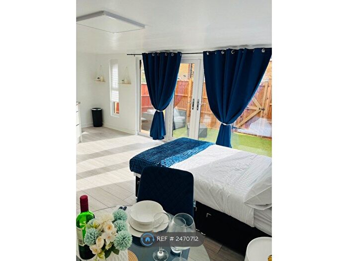 Studio To Rent In London, London, E13