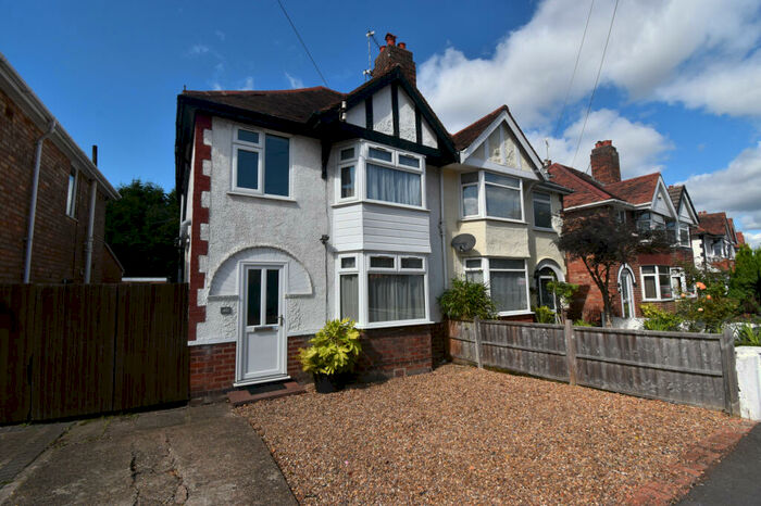 4 Bedroom Terraced House To Rent In Northway, Leamington Spa, Warwickshire, CV31