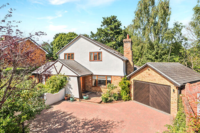 5 Bedroom Detached House For Sale In Ridgway, Pyrford, GU22