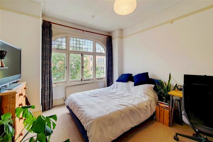 2 Bedroom End Of Terrace House To Rent In Blenheim Gardens, Brixton, SW2