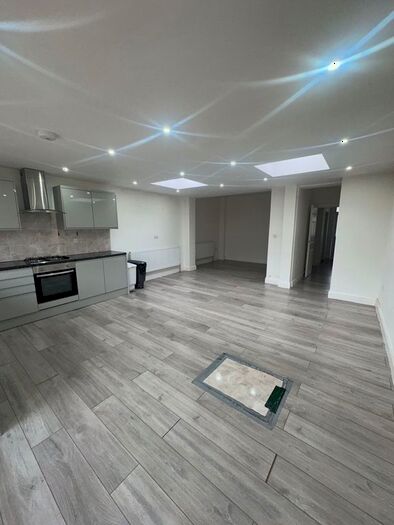 4 Bedroom Terraced House To Rent In Ascot Gardens, Southall, UB1